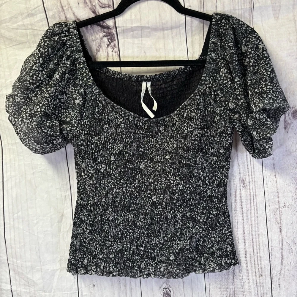 Anthropologie Aurelia Smocked Top Size Small Smocked Puff Sleeve Ditsy Floral
